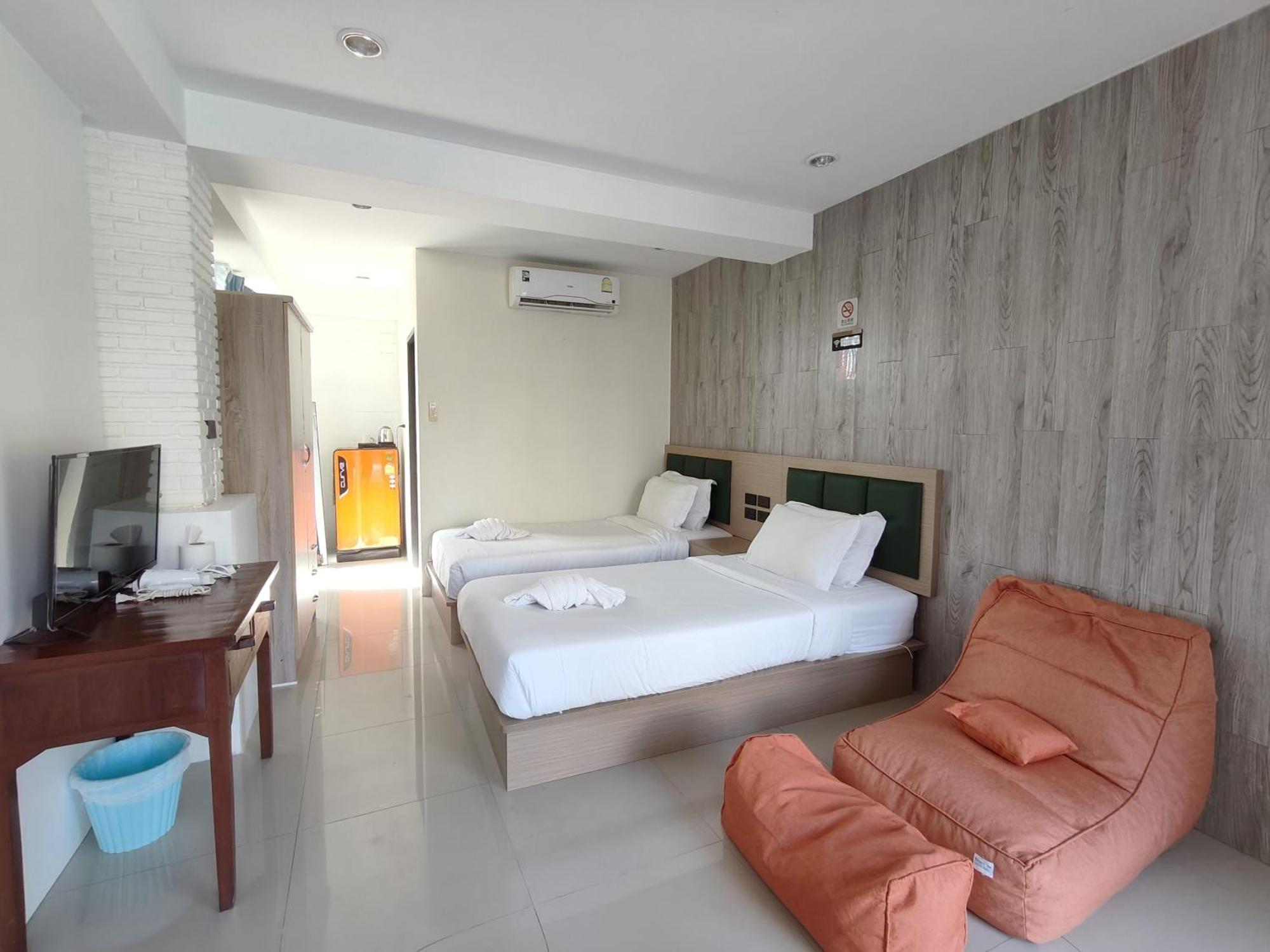 Baankasemsuk Resort 般咔 深宿 Patong Exterior photo