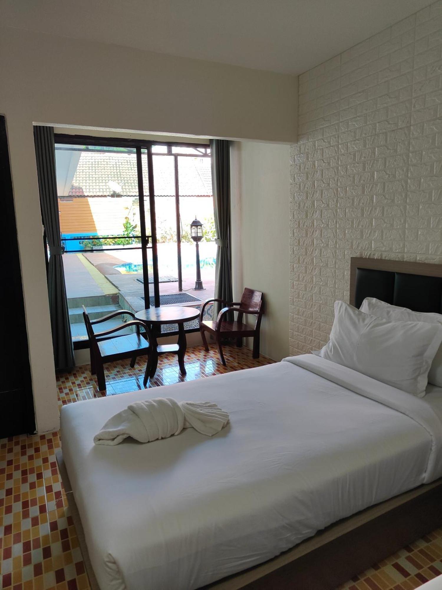 Baankasemsuk Resort 般咔 深宿 Patong Exterior photo