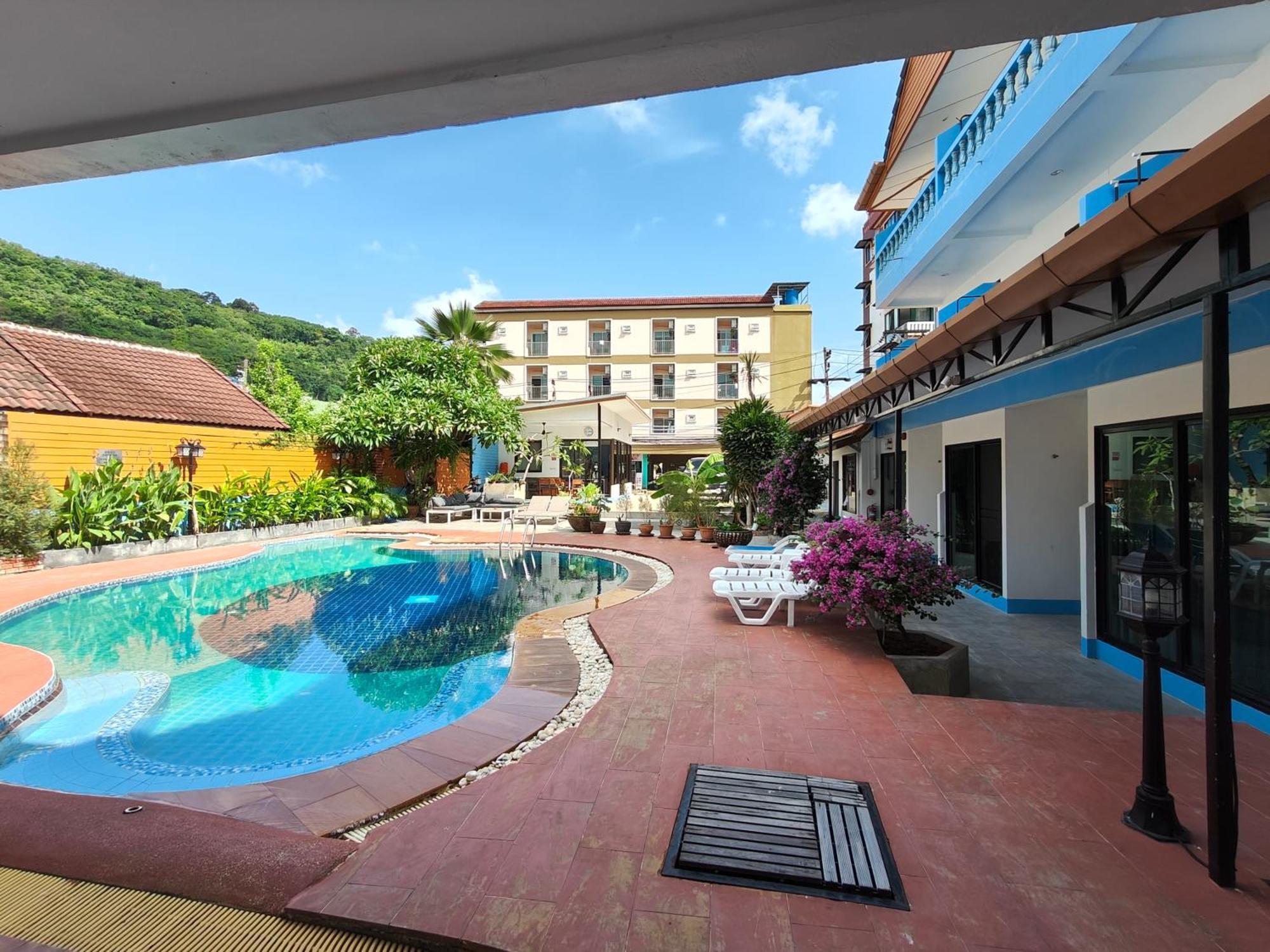 Baankasemsuk Resort 般咔 深宿 Patong Exterior photo