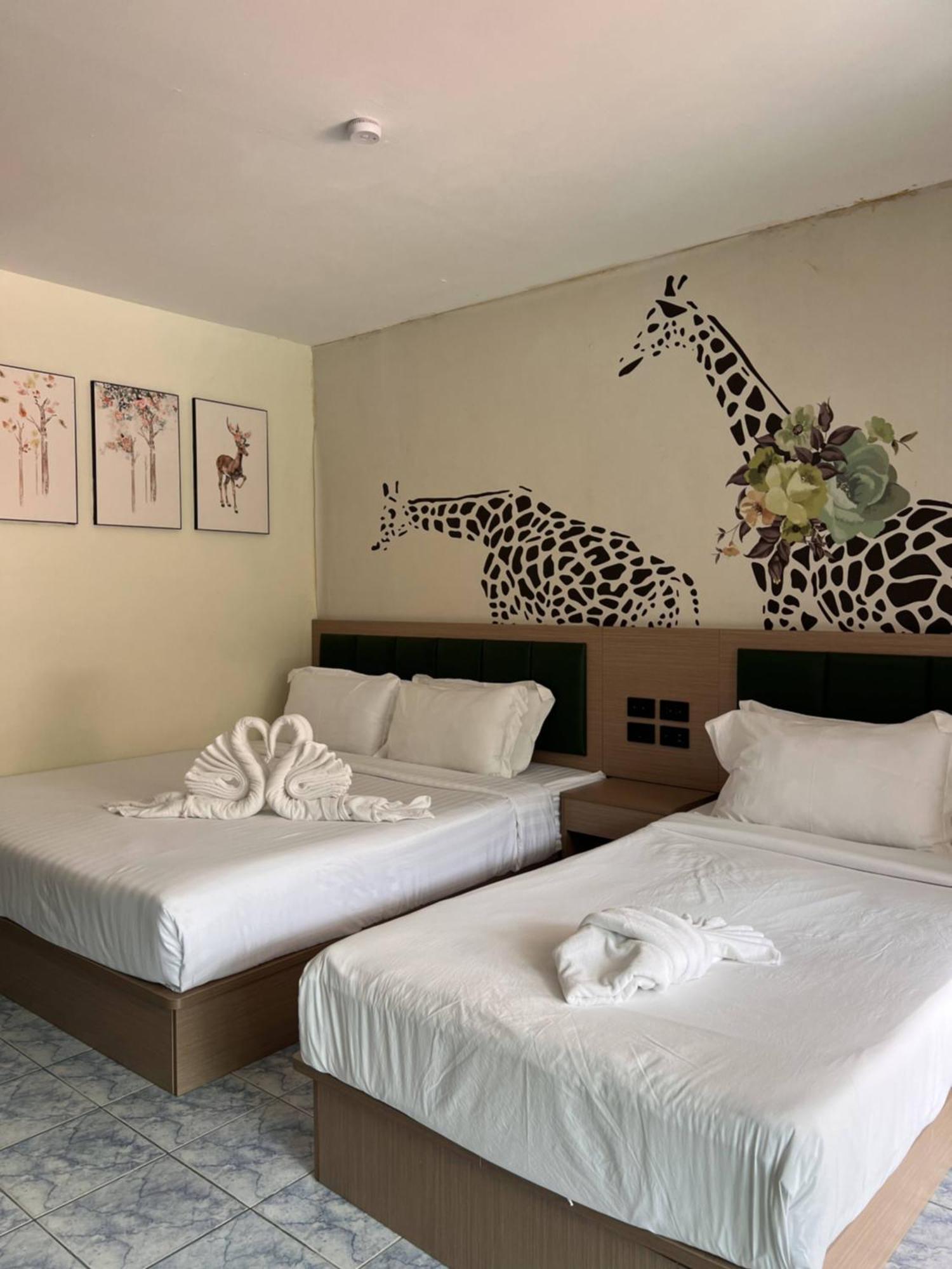 Baankasemsuk Resort 般咔 深宿 Patong Exterior photo